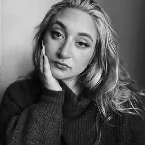 Meet your Posher, Devin